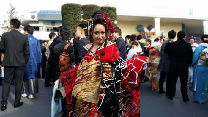 В Японії 1 200 000 дівчат та хлопців відзначили День повноліття (20 фото)