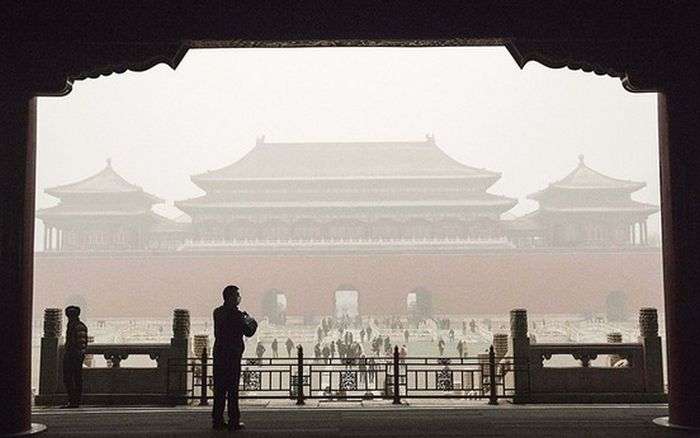 У Пекіні оголосили максимальний («червоний») рівень забруднення повітря (10 фото)