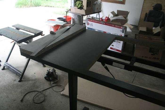 Крутий саморобний компютерний стіл (33 фото)