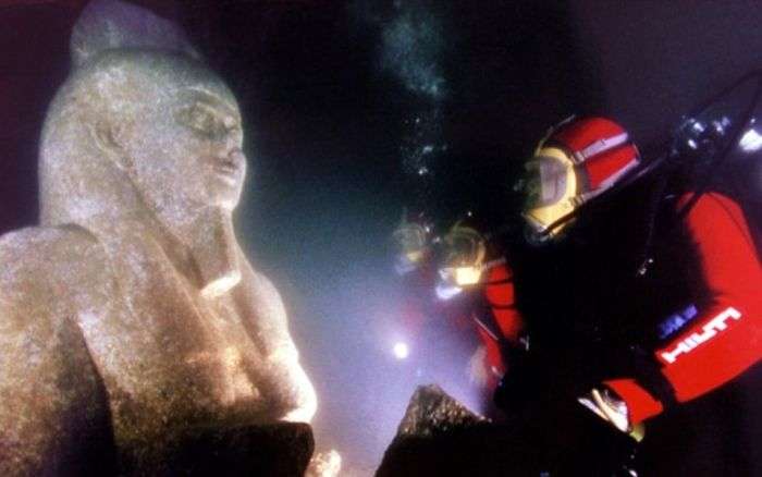 Реліквії Стародавнього Єгипту, які пролежали понад 1000 років під водою (16 фото)