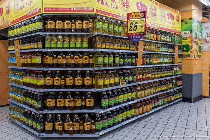 Великий китайський супермаркет в провінційному місті (32 фото)