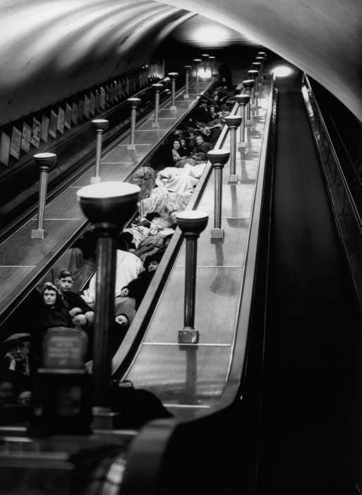 Станції метро Лондона під час бомбардувань 1940 - 1941 року (30 фото)