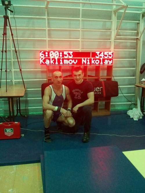 Росіянин Микола Каклимов підтягнувся 4989 раз, встановивши новий рекорд світу (3 фото + відео)