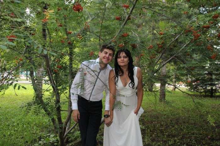 Подружня пара з Стерлітамака поскаржилася в поліцію на фотографа, який зробив погані весільні фото (9 фото)