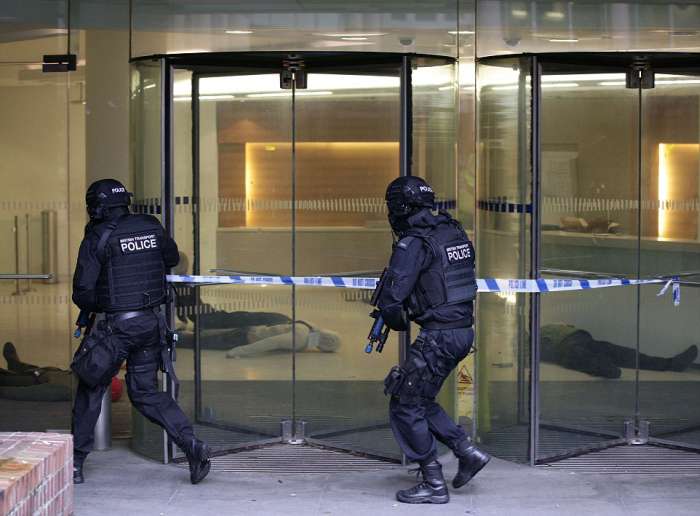 У Лондоні пройшли масштабні антитерористичні навчання (14 фото + відео)