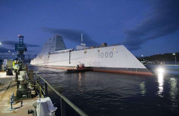 У США зійшов на воду найбільший есмінець Zumwalt (9 фото)