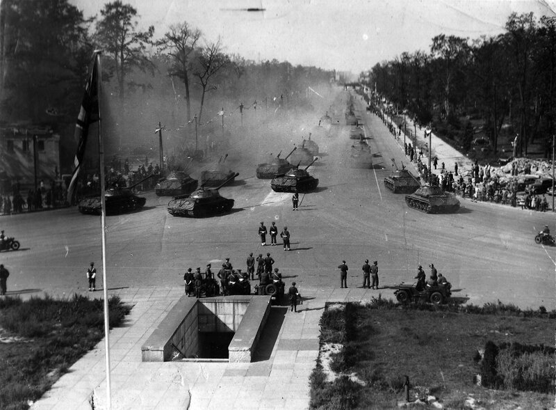 74 года назад, 24 июня 1945 года, на Красной площади был проведён первый Парад Победы   Интересное