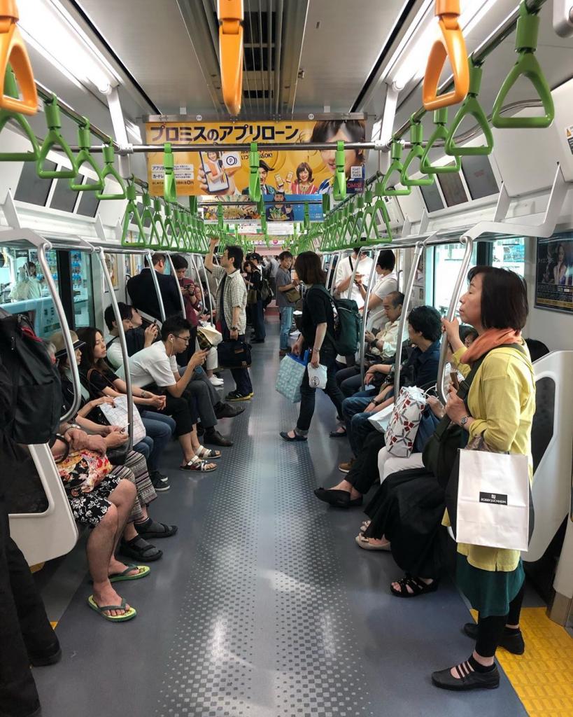 Правила японского метро: шуметь нельзя, мобильные — в беззвучный режим Интересное