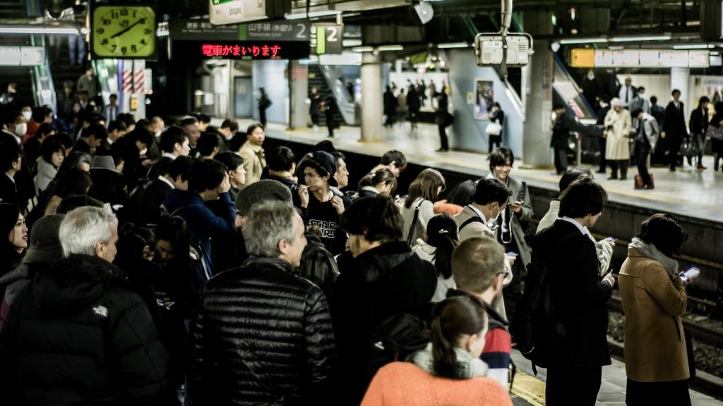 Правила японского метро: шуметь нельзя, мобильные — в беззвучный режим Интересное