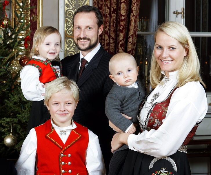 История матери-одиночки из простой семьи, которая вскружила голову наследному принцу Норвегии Интересное