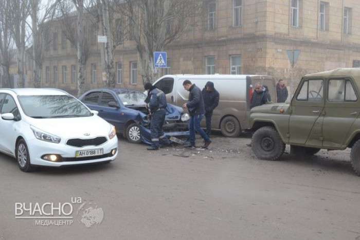 Наслідки лобового зіткнення Daewoo і УАЗа (5 фото)