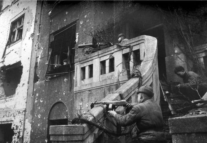 Важкі бої за німецький місто Бреслау (60 фото)