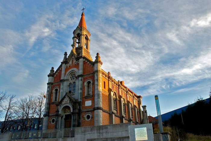 Занедбану іспанську церкву перетворили в скейт-парк (7 фото)