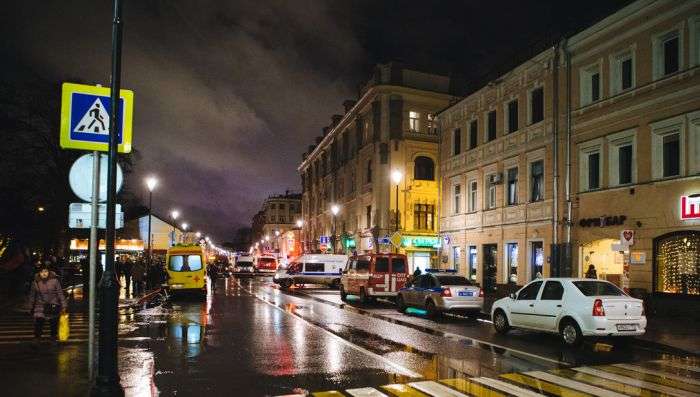 У центрі Москви на автобусній зупинці прогримів вибух, є постраждалі (14 фото + відео)