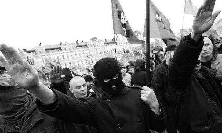 Киев продолжает заигрывать с националистами Политика