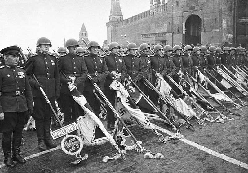 74 года назад, 24 июня 1945 года, на Красной площади был проведён первый Парад Победы   Интересное