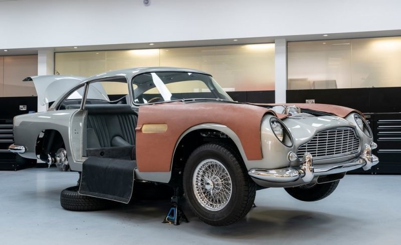 Aston Martin как у Бонда. Джеймса Бонда   авто