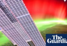 Ohromující polární záře zachycená z vesmíru během historické sluneční bouře