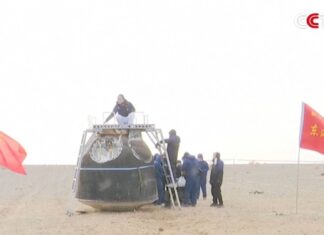 Resgate espacial de emergência da China: cápsula danificada retorna após incidente sem precedentes