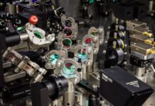 Microsoft Досягає Мільйонного Терміну Зберігання Даних у Звичайному Склі