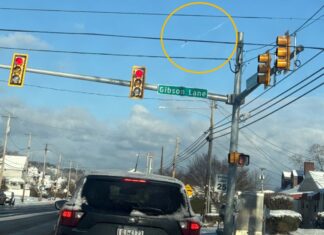 Rzadki dzienny meteoryt eksploduje nad wschodnimi Stanami Zjednoczonymi, wywołując falę uderzeniową