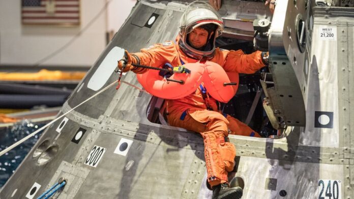 27003045-c066-4f54-bdac-54c85259d568