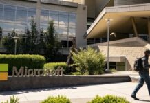 Microsoft, прагнучи побудувати центри обробки даних, розглядає мету зниження клімату, йдеться у звіті