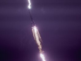 Blitzeinschläge Langer Marsch-3B: Wie die chinesische Rakete einen Volltreffer überlebte