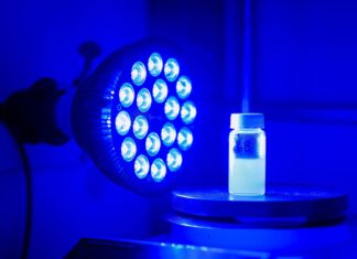 La méthode de découverte de médicaments à lumière bleue accélère la synthèse